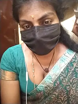 Snapshot of Nithiila chatting on February 20, 4:31 pm Nithiila online show from February 20, 4:31 pm