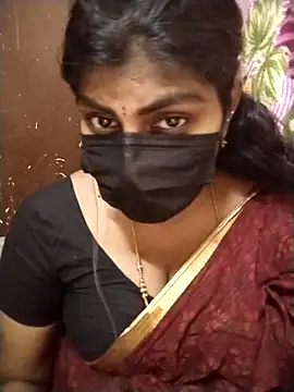 Snapshot of Nithiila chatting on November 15, 7:56 am Nithiila online show from November 15, 7:56 am