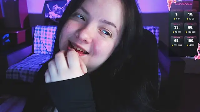 EmillyBones online show from March 11, 5:18 pm