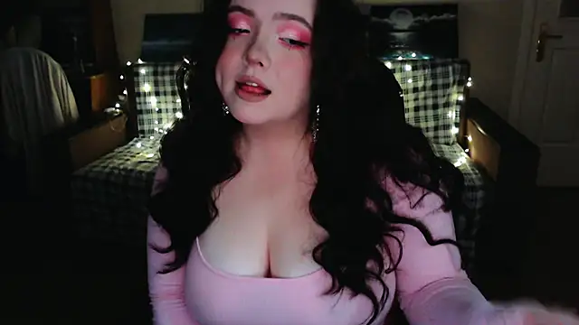 EmillyBones online show from September 19, 7:07 pm