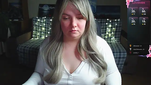 EmillyBones online show from December 14, 11:21 pm