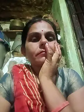 Snapshot of Hot_rachnasexy chatting on June 6, 1:33 am Hot rachnasexy online show from June 6, 1:33 am