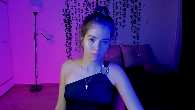 Kitty Mila online show from October 16, 11:40 am