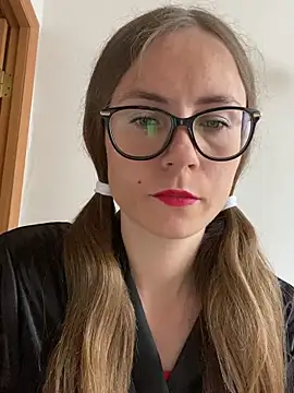 SophieDesire online show from September 17, 6:59 am