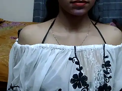 AlisaPari2007 online show from September 10, 6:18 pm