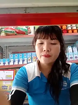 Snapshot of Thao_xx chatting on October 5, 7:54 am Thao xx online show from October 5, 7:54 am