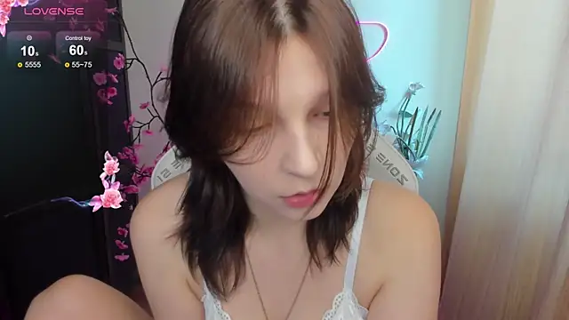 Snapshot of AudreyyKim chatting on June 20, 8:19 am AudreyyKim online show from June 20, 8:19 am