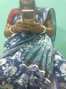 Snapshot of desi_boudi87 chatting on October 6, 12:39 pm desi boudi87 online show from October 6, 12:39 pm