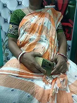 Snapshot of desi_boudi87 chatting on September 14, 12:27 pm desi boudi87 online show from September 14, 12:27 pm