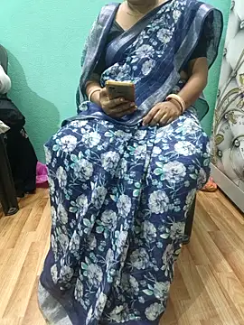 Snapshot of desi_boudi87 chatting on November 3, 11:58 am desi boudi87 online show from November 3, 11:58 am