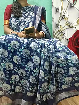 Snapshot of desi_boudi87 chatting on October 18, 11:23 am desi boudi87 online show from October 18, 11:23 am