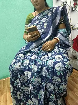 Snapshot of desi_boudi87 chatting on October 13, 11:45 am desi boudi87 online show from October 13, 11:45 am