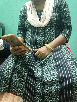 Snapshot of desi_boudi87 chatting on November 2, 11:48 am desi boudi87 online show from November 2, 11:48 am