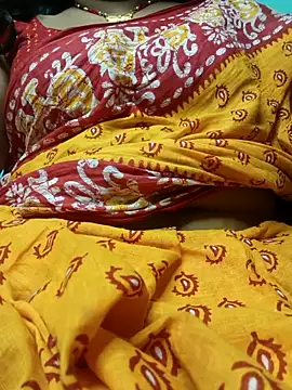 Snapshot of desi_boudi87 chatting on September 9, 5:44 pm desi boudi87 online show from September 9, 5:44 pm