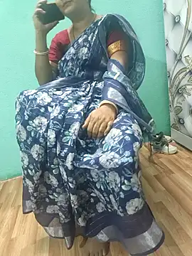 Snapshot of desi_boudi87 chatting on October 19, 12:08 pm desi boudi87 online show from October 19, 12:08 pm