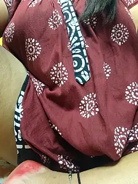 Snapshot of desi_boudi87 chatting on September 19, 5:50 pm desi boudi87 online show from September 19, 5:50 pm