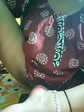 Snapshot of desi_boudi87 chatting on September 22, 5:41 pm desi boudi87 online show from September 22, 5:41 pm