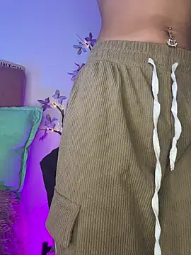 LindaWz  online show from April 19, 8:04 am