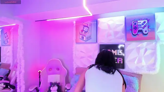 LindaWz  online show from January 9, 5:14 am