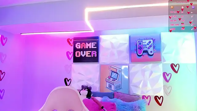 LindaWz  online show from February 7, 7:27 am