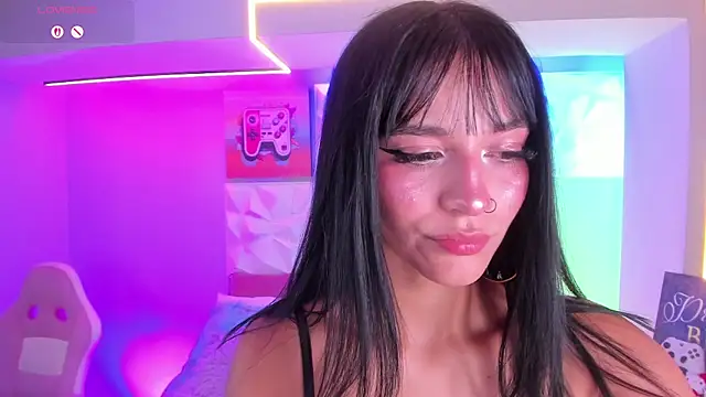 LindaWz  online show from November 14, 4:05 am