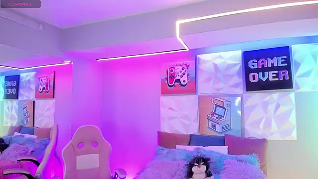 LindaWz  online show from November 16, 4:39 am