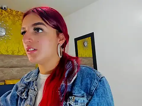 Snapshot of Vaiiolett_ chatting on September 9, 1:09 pm Vaiiolett online show from September 9, 1:09 pm