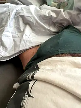 Snapshot of sukebegorilla chatting on November 5, 10:02 pm sukebegorilla online show from November 5, 10:02 pm