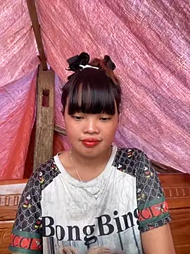 Snapshot of delwyn- chatting on October 21, 2:33 am delwyn- online show from October 21, 2:33 am