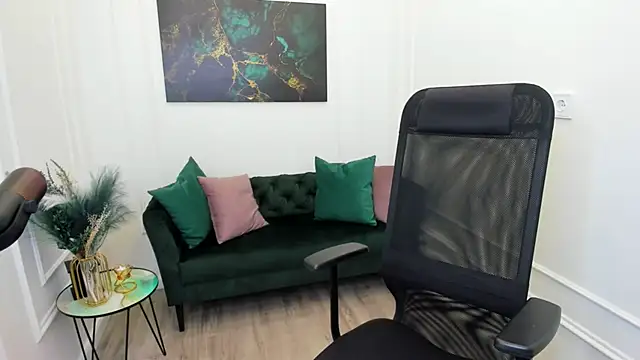 Snapshot of EmilyGraydis chatting on May 6, 3:32 am EmilyGraydis online show from May 6, 3:32 am