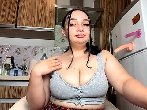 curvybombb online show from October 8, 4:29 pm