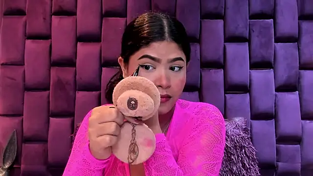 Snapshot of MilaRiva chatting on June 7, 11:26 am MilaRiva online show from June 7, 11:26 am