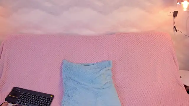 jazlin angels online show from October 26, 8:15 am