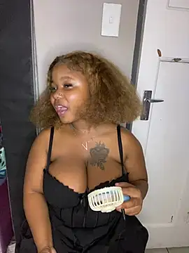 JuicyMellow21 online show from February 11, 10:31 pm