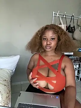 JuicyMellow21 online show from February 10, 4:39 pm