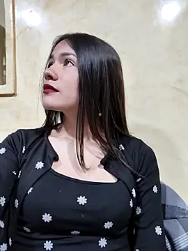 CHARLOTTE  05 online show from October 25, 1:56 pm