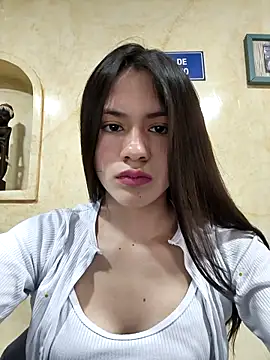 CHARLOTTE  05 online show from October 6, 1:01 pm