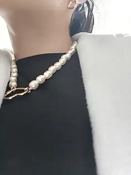 CHARLOTTE  05 online show from November 14, 12:09 pm