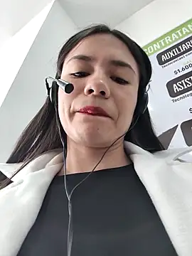 CHARLOTTE  05 online show from November 8, 1:25 pm