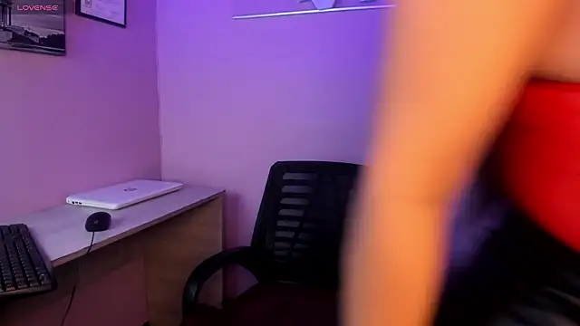 Zairaa Fox online show from December 3, 6:07 pm