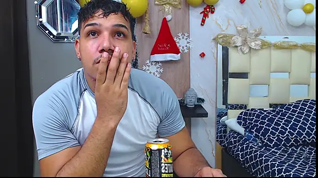 Snapshot of taylor_collins_ chatting on November 18, 10:13 pm taylor collins online show from November 18, 10:13 pm