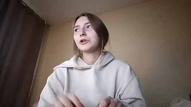 Nymera flare online show from December 1, 6:14 am