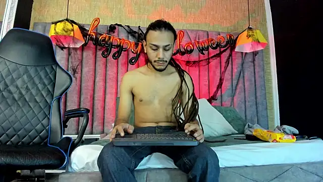 Boss Domiinator online show from October 28, 3:18 am