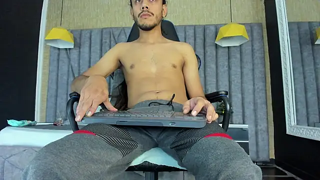 Boss Domiinator online show from December 15, 3:56 am