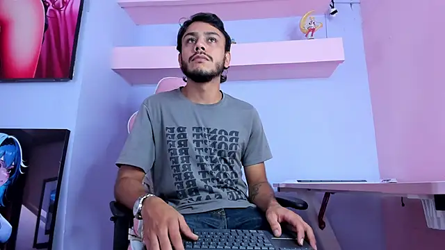 Boss Domiinator online show from May 12, 12:11 pm