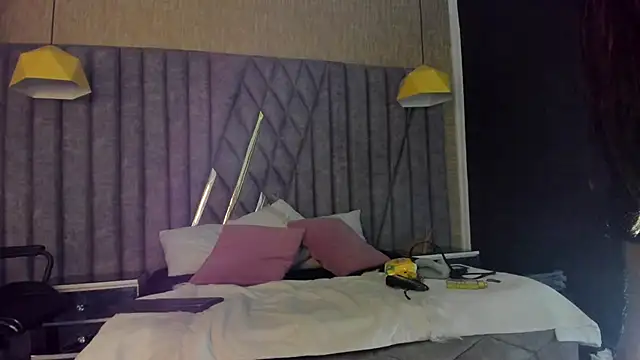 Boss Domiinator online show from November 13, 3:32 am