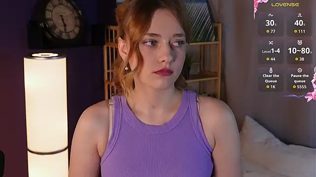 HollieCollelo online show from December 3, 3:07 am