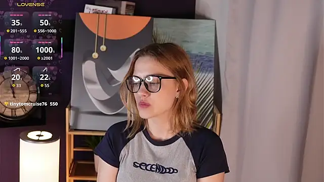 HollieCollelo online show from September 28, 3:13 am