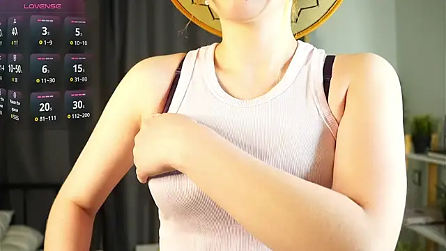 HollieCollelo online show from December 2, 3:30 am