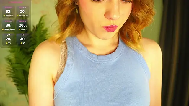 HollieCollelo online show from March 26, 3:05 am